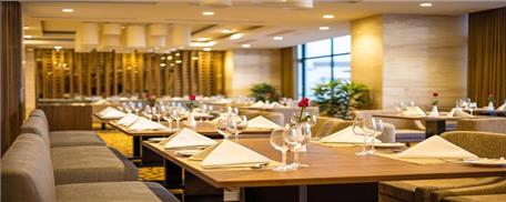 Khách sạn Royal Hạ Long